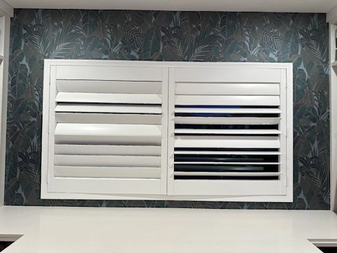 Wallpaper design in Smyrna home